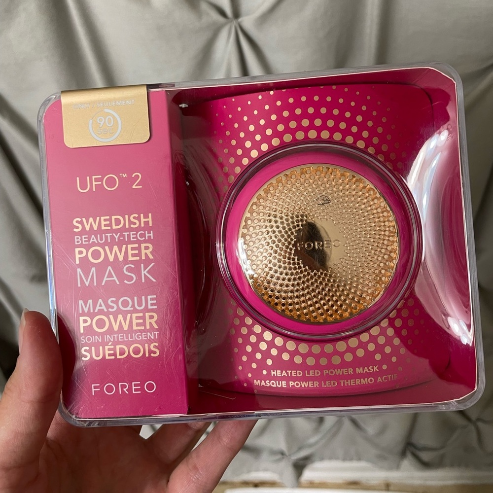 Foreo UFO2 in fuchsia